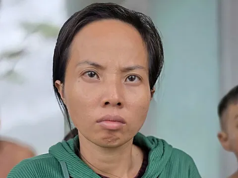 Chồng qua đời sau khi đưa vợ và hai con đi tránh lũ