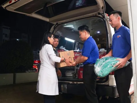 Gần 100 y bác sĩ TP.HCM lên đường chi viện sau lũ cho tỉnh Đắk Lắk