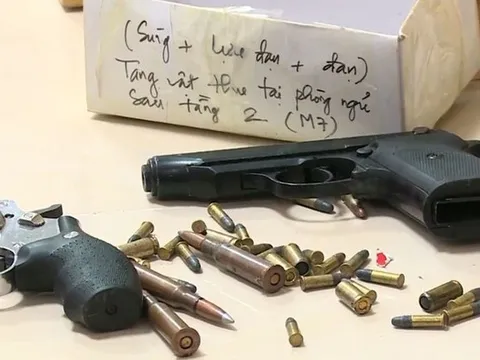 Bắt nhóm tội phạm ma túy cố thủ trong nhà, nổ súng chống trả cảnh sát