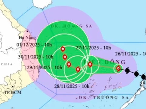 Bão số 15 có thể đổi hướng với 2 kịch bản tác động khác nhau