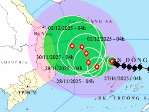 Bão số 15 mạnh lên, giật tới cấp 15, đổi hướng từ ngày 28-11