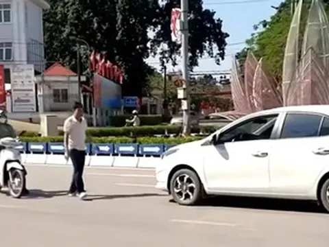 Xử phạt nam tài xế ô tô đi ngược chiều, cãi vã với phụ nữ đi xe máy ở Bắc Ninh