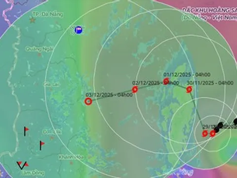 Bão số 15 Koto còn loanh quanh trên biển, áp sát bờ Gia Lai vào rạng sáng 1/12