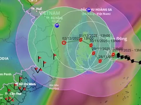 Bão số 15 Koto vẫn giật cấp 15, bắt đầu chu trình đi chậm và đảo hướng bất thường