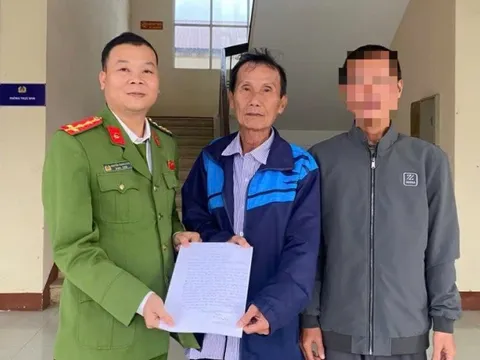 Người cha 72 tuổi cảm ơn công an vì giúp tìm thấy con trai sau 10 tháng mất liên lạc