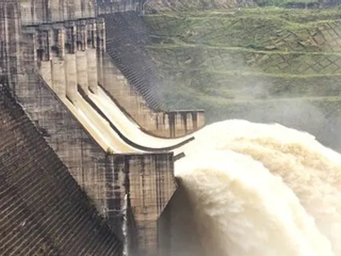 Ứng phó bão số 15, Đà Nẵng yêu cầu 5 thủy điện hạ mực nước đón lũ