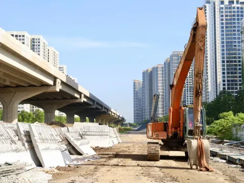 TPHCM yêu cầu đẩy nhanh tiến độ nhiều tuyến cao tốc, metro
