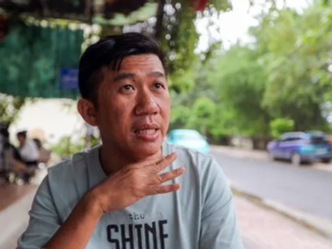 Hành trình khó quên của những người chèo thuyền vượt lũ dữ