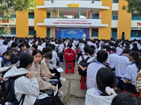 Gần 2.000 học sinh dự Kỳ thi giải toán trên máy tính cầm tay tại Cần Thơ