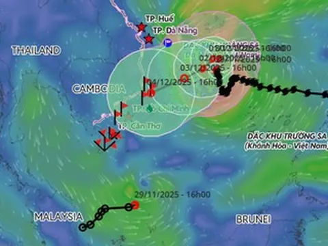 Áp thấp nhiệt đới 'dị nhất' tan trên biển, bão số 15 Koto di chuyển rất chậm