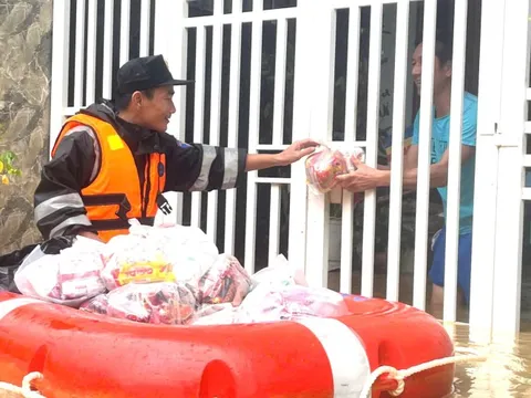 Người thuê trọ bị lũ lụt gây thiệt hại ấm lòng vì tỉnh Khánh Hòa hỗ trợ