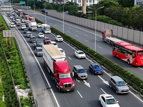 Lái xe liên tục không quá 4 tiếng, nếu tắc đường, không có trạm dừng nghỉ… sẽ tính thế nào?