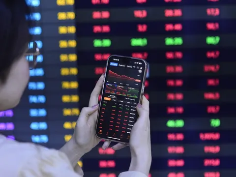 Chỉ hơn 20% cổ phiếu vượt trội, sức 'nóng' nào cho ngành hạ tầng với thương vụ IPO gần 1 tỉ USD?