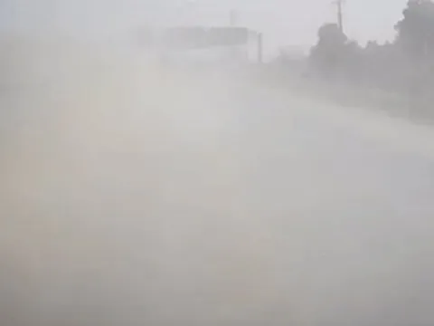 Xe khách tông xe hút rác trên cao tốc Hà Nội - Thái Nguyên