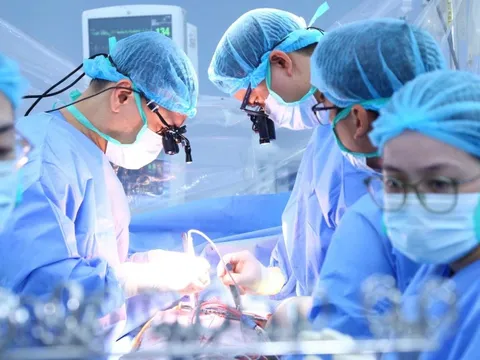 Trái tim người lớn 'vượt' 1.600km cứu sống cậu bé 9 tuổi