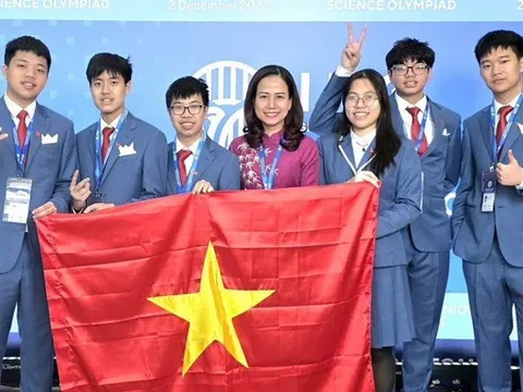 Đoàn học sinh Việt Nam giành 6 huy chương Olympic Khoa học trẻ quốc tế