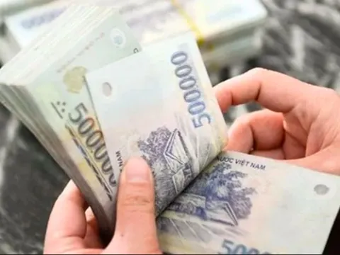 Kiểm soát thu nhập của chồng hoặc vợ sẽ bị phạt 30 triệu đồng