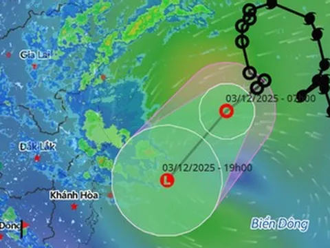 Bão số 15 Koto suy yếu thành áp thấp nhiệt đới, vẫn 'lay lắt' trên Biển Đông