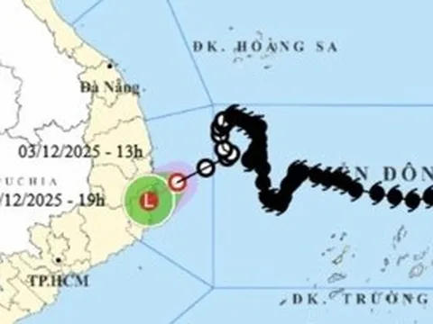 Áp thấp nhiệt đới vào vùng biển Đắk Lắk - Khánh Hòa, Trung và Nam Bộ mưa giông