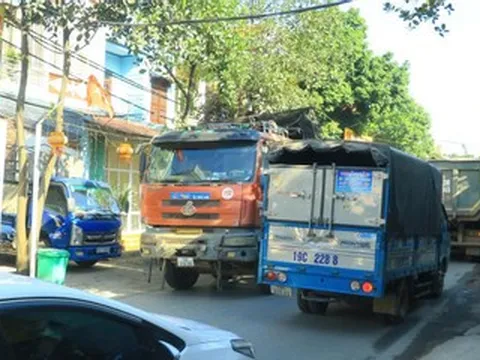 Cầu trăm tỷ ở Phú Thọ thông xe, đường dẫn thành 'nút thắt cổ chai' khiến dân ngán ngẩm