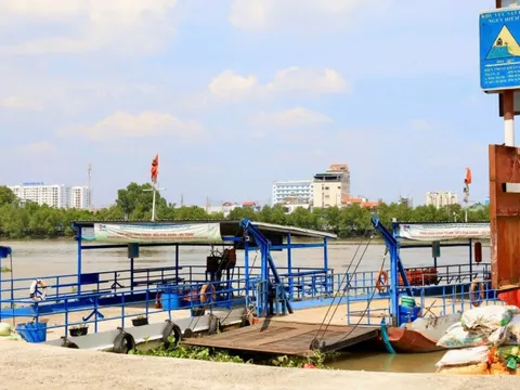 Gia hạn hoạt động bến khách ngang sông Bình Quới