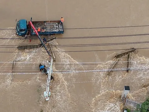 Nhiều đoạn quốc lộ 1, cao tốc qua Bình Thuận cũ ngập nặng