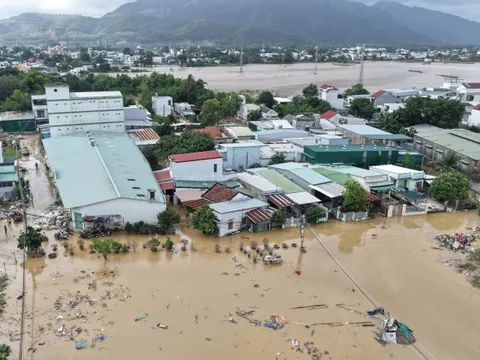 Lũ trên sông Cái Nha Trang đạt đỉnh, nước rút chậm