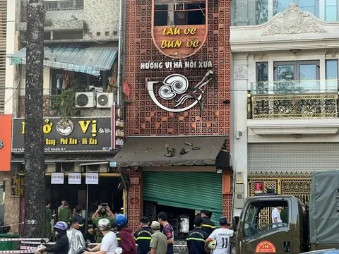 Cháy quán ăn tại Tp.HCM lúc rạng sáng, nhiều người thương vong