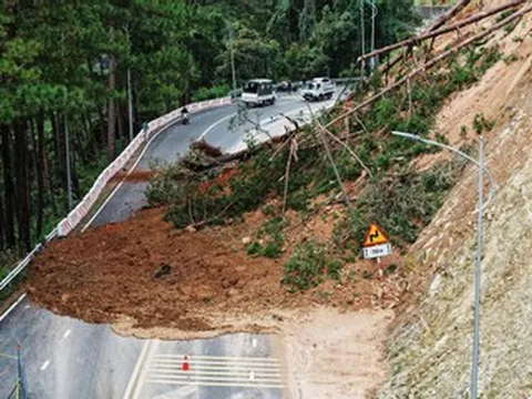 Đèo Prenn ra vào Đà Lạt tạm thời lưu thông trở lại theo giờ sau sự cố sạt lở