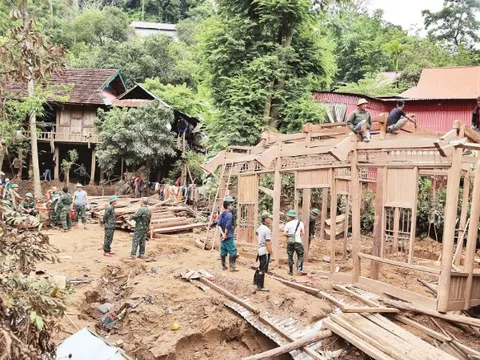 Thủ tướng phát động "Chiến dịch Quang Trung" thần tốc xây dựng lại, sửa chữa nhà bị thiệt hại do thiên tai miền Trung