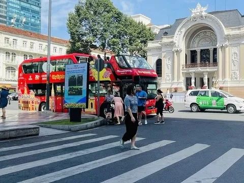 TPHCM chấn chỉnh hoạt động của xe buýt 2 tầng