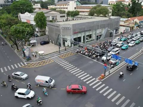 Đường phố TP HCM nay "lạ" lắm!