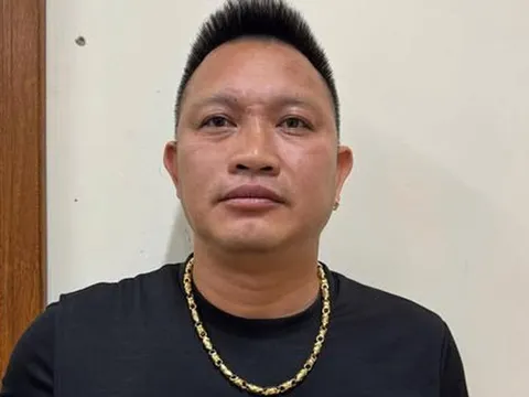 Tạm giữ hình sự đối tượng trêu ghẹo trẻ vị thành niên, tấn công cảnh sát tại lễ hội