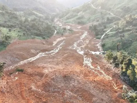 Chủ tịch Đà Nẵng: Xây nhà vùng sạt lở không để 2-3 năm đã hư hỏng