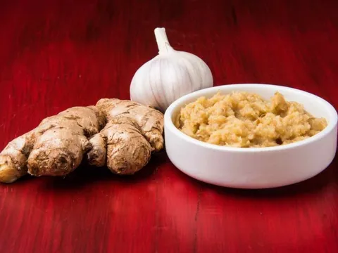 Tác dụng không ngờ của gừng, tỏi, rau lá xanh...
