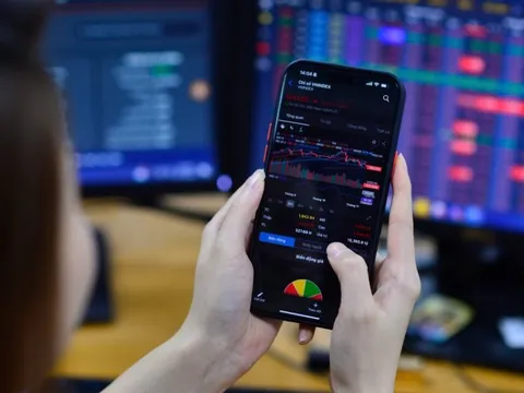 Dòng tiền 'co' lại, lượng tài khoản chứng khoán mới mở xuống mức thấp nhất 4 tháng