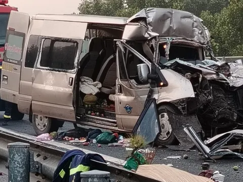 Tai nạn nghiêm trọng trên cao tốc, 3 người chết, nhiều người bị thương