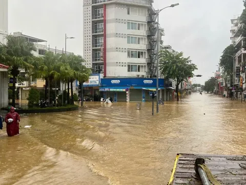Thời tiết hôm nay 9-12: Mưa lớn dội xuống TP Huế, Nam Trung Bộ, cảnh báo ngập úng
