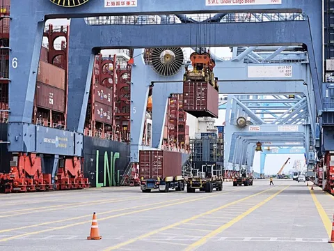 Lo 'nhập siêu logistics' kéo dài, kiến nghị phát triển trung tâm hàng hải quốc tế tại TP.HCM