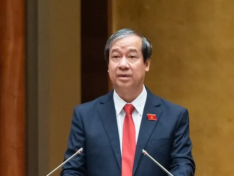 Thông qua 3 luật về giáo dục, từ 2026 sẽ có một bộ SGK sử dụng thống nhất toàn quốc