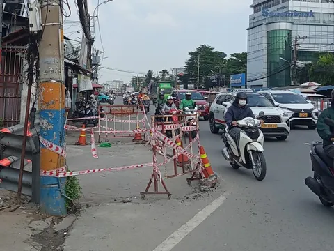 Tháo dỡ đoạn cống hộp để giảm kẹt xe