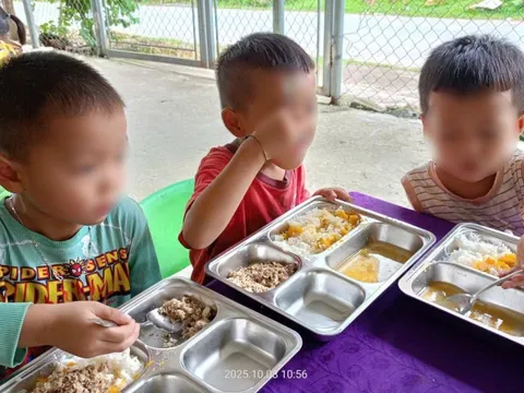 'Nuôi em Nghệ An' hoạt động ra sao trước khi vướng lùm xùm?