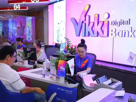 Khách hàng vỡ òa khi trúng vàng từ ‘Tiết Kiệm Vikki - Trúng Vàng ký’