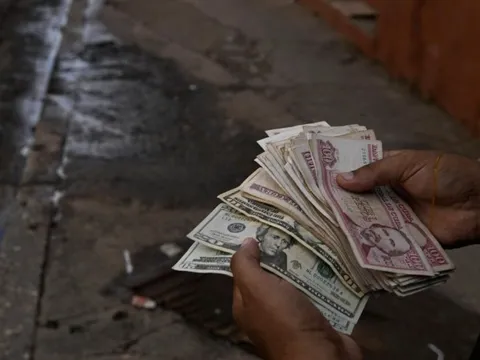 Cuba chính thức hợp pháp hóa giao dịch bằng USD và ngoại tệ