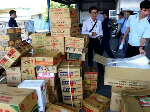 Chính phủ siết chặt mặt trận chống buôn lậu, hàng giả