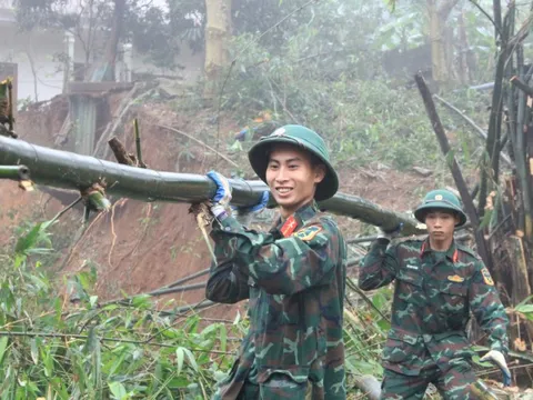 Gấp rút thi công công trình chống sụt trượt ở Khe Sanh dưới sương mù dày đặc