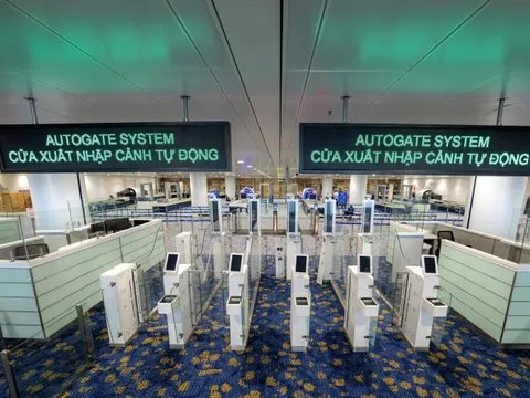 Lần đầu trải nghiệm hành trình "không chạm" tại nhà ga T2 mở rộng sân bay Nội Bài