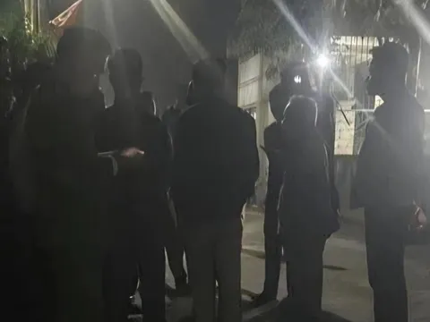 Phát hiện bố và con trai 8 tuổi tử vong bất thường tại nhà riêng