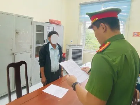 Bắt tạm giam người đàn ông ném viên gạch vào đầu bé 12 tuổi