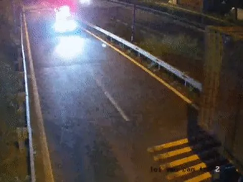 Cảnh sát nêu điểm bất thường vụ xe cứu thương húc đuôi xe đầu kéo khiến 3 người chết